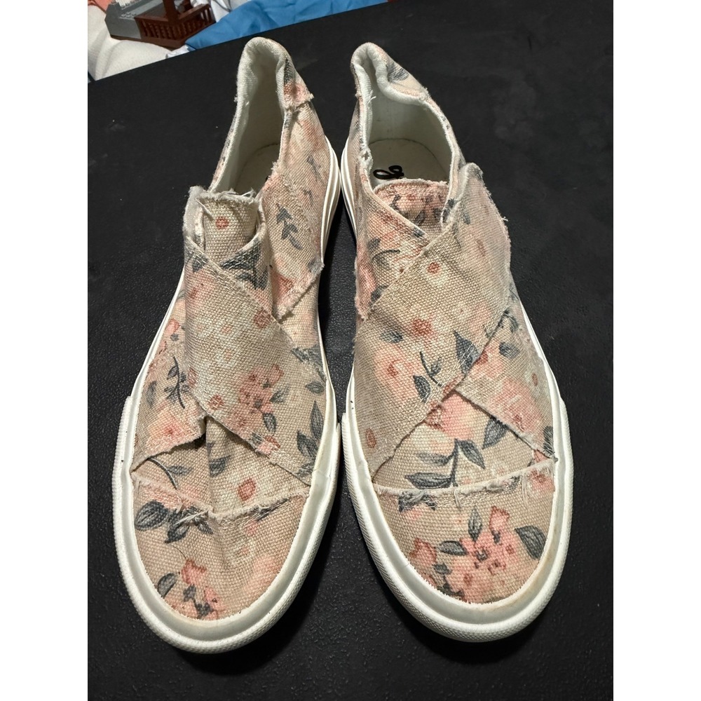 Gypsy Jazz Pink Floral Sneaker in 9 NWOB